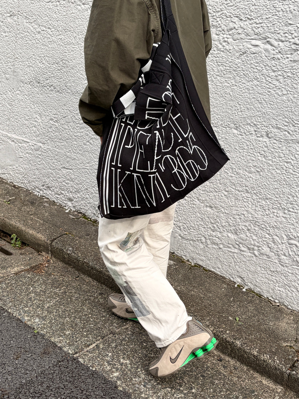Mam / LOVE and PEACE / black×white